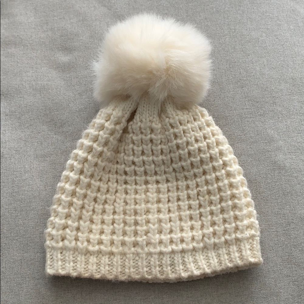 Kyi Kyi Canada Fleece Lined Oversized Pom Pom Hat